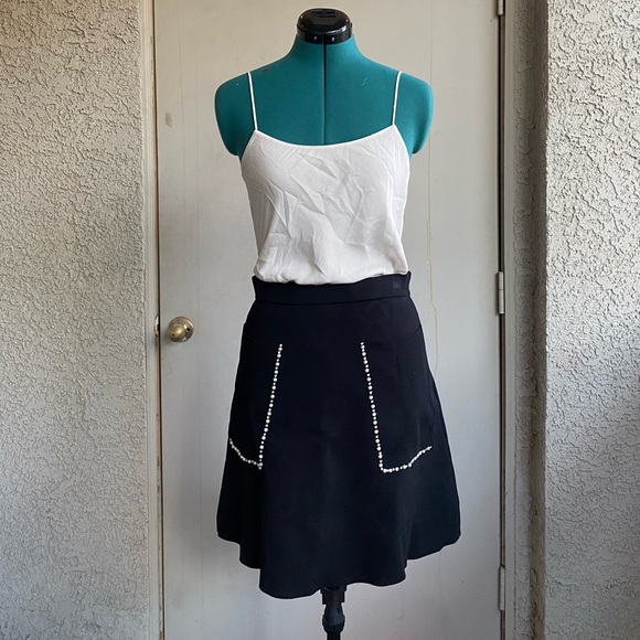 Minimal Black A-Line Skirt - Picture 1 of 3